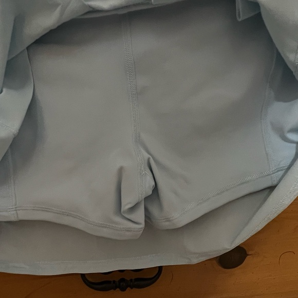 Lululemon Size 2 Powder Blue Pace Rival Skirt - Picture 5 of 9